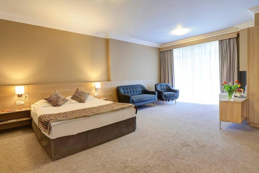 Romance Splendid And Spa Hotel Saints Constantine and Helena Bagian luar foto
