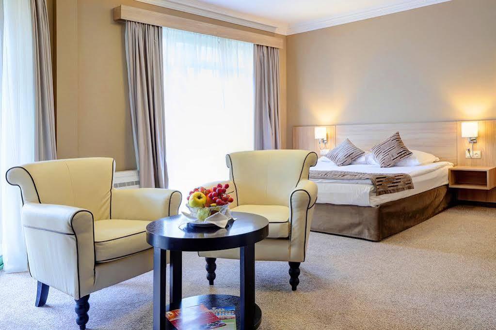 Romance Splendid And Spa Hotel Saints Constantine and Helena Bagian luar foto